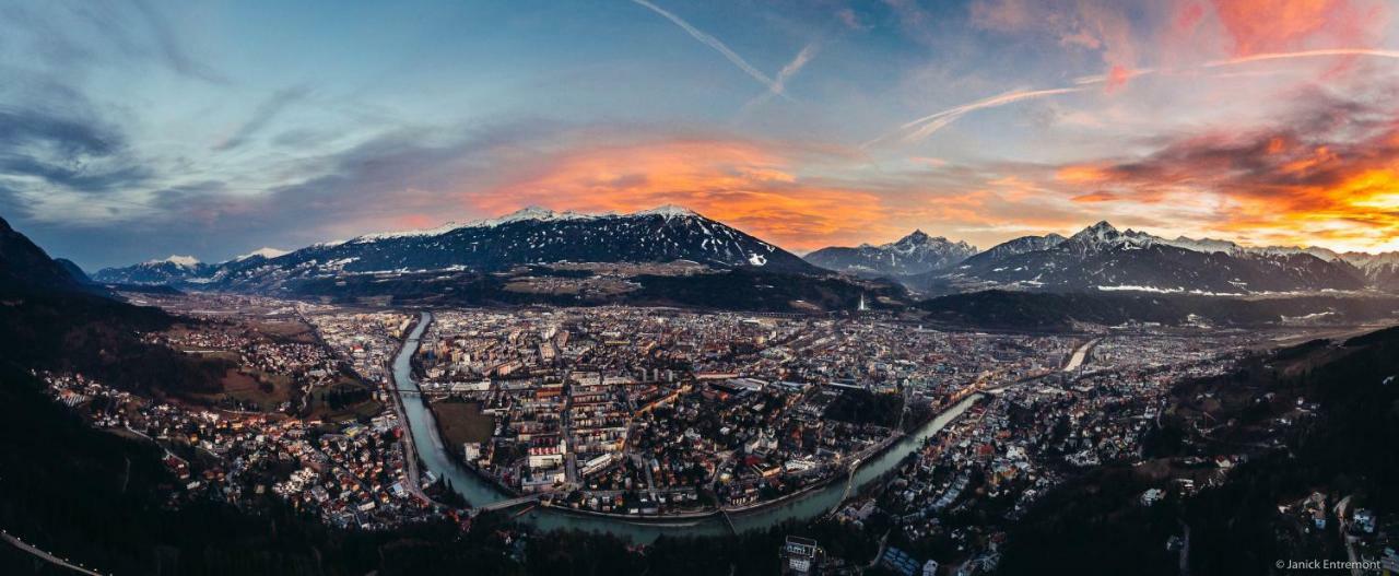 Charming, Central, Spacious Apartment Innsbruck Eksteriør billede